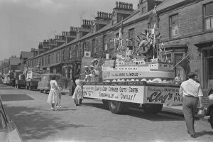 Wentworth Postcard Collection Gallery: Street Procession - Clayas Paints Float