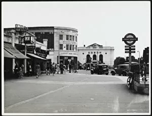 Essex Gallery: Street Scene 1950S
