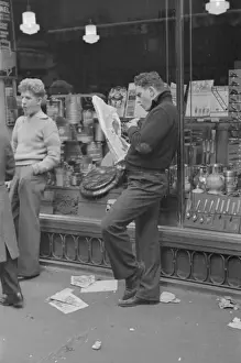 Tee Nager Prints: Street scene on 38th Street near 7th Avenue, New York City