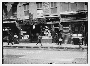 Neighbourhood Gallery: Street scene in Chinatown, New York City