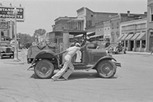 Alabama Collection: Street scene, Greensboro, Alabama