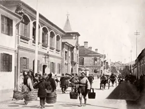 Street scene, Shanghai, China, c. 1890 s, porter and traffic