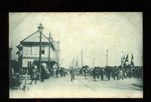 Images Dated 11th April 2016: Street scene in Yokohama, Japan