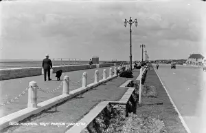 Worthing Prints: Stroll Along West Parade