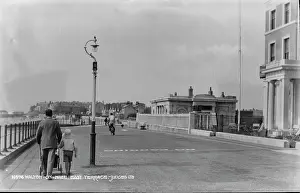 Stroll Prints: Strolling Along East Terrace