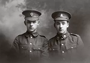 Images Dated 13th February 2017: Studio photo, two brothers in uniform, WW1