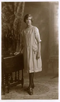 Images Dated 2nd August 2018: Studio Portrait of a woman in elegant shift dress