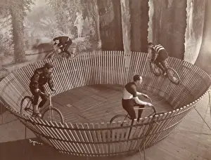 Stunt cyclists
