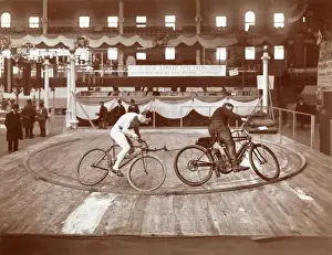 Stunt cyclists