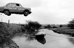 Stunts Collection: Stuntman attempts to fly car over river
