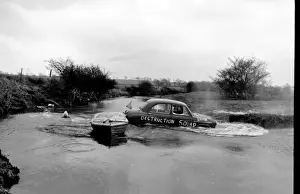 Stuntman attempts to fly car over river