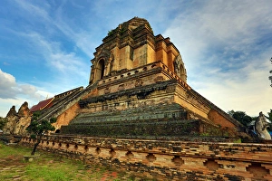 Images Dated 25th November 2012: Stupa, Wat Chedi Luang temple, Chiang Mai
