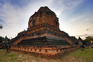 Images Dated 25th November 2012: Stupa, Wat Chedi Luang temple, Chiang Mai, Thailand
