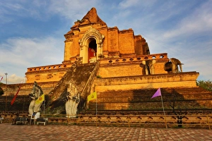 Images Dated 25th November 2012: Stupa, Wat Chedi Luang temple, Chiang Mai, Thailand