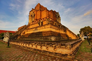Images Dated 25th November 2012: Stupa, Wat Chedi Luang temple, Chiang Mai