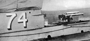 Submarine D 4 with mounted gun