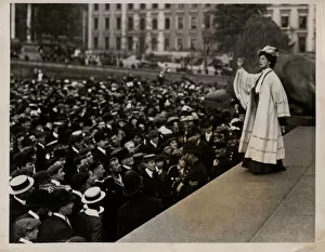 Trafalgar Collection: Suffragette Emmeline Pankhurst Trafalgar Square