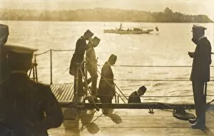 Sultan Mehmed VI leaving the HMS Superb