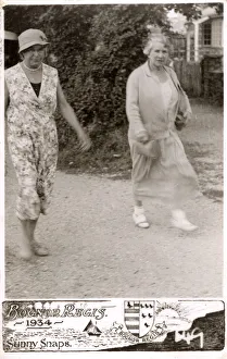 Images Dated 3rd May 2018: Sunny Snaps postcard - Bognor Regis - Two elderly ladies