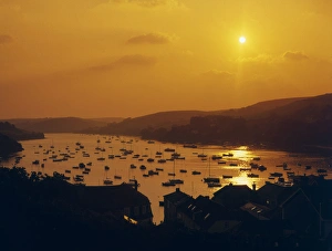Images Dated 25th November 2016: Sunrise over Salcombe estuary, Devon