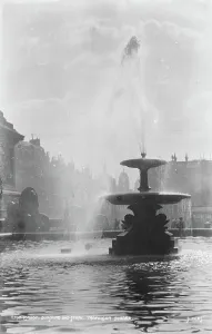 Spray Prints: Sunshine and Spray at Trafalgar Square