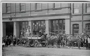 Superb Prints: Superb four horse fire engine with firemen