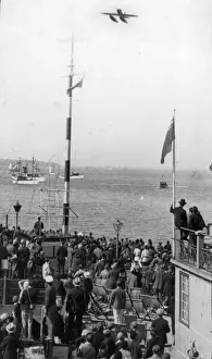 Ryde Prints: Supermarine S6B crossing the finishing post at Ryde Pier