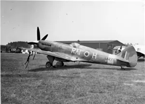 Supermarine Spitfire F21 LA275