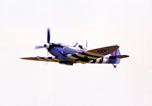 Supermarine Spitfire LF Mk. IXe G-BLCK - TE566