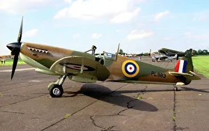Supermarine Spitfire PR Mk. XI G-PRXI - PL983