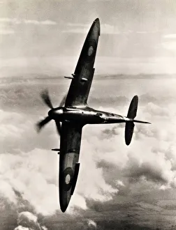 Images Dated 5th August 2015: Supermarine Spitfire XIV knife-edged