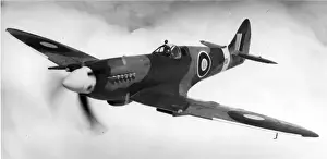 Supermarine Spitfire XIV RM701
