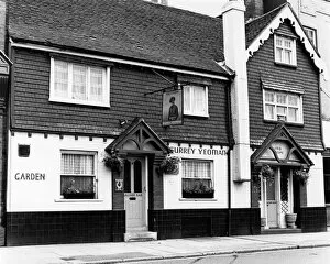 Images Dated 9th September 2011: SURREY YEOMAN PUB