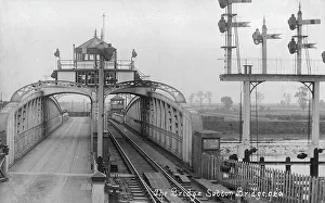 Images Dated 1st August 2011: Sutton Bridge