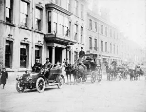 Carriages Collection: Swan Hotel, High Street, Newport Pagnell, Buckinghamshire