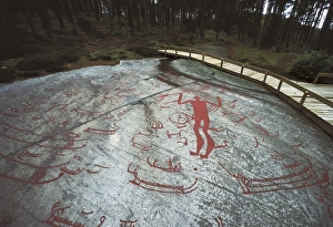 Swede Gallery: SWEDEN. Tanum. Litsleby Rock. The god of spear