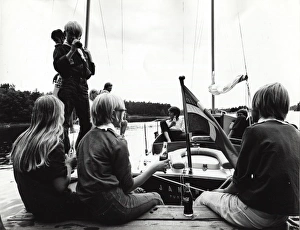 Swede Gallery: Swedish scouts learn to sail