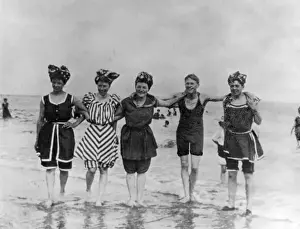 Swimwear Prints: Swimwear 1907