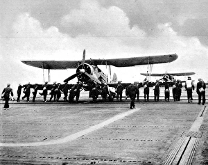 Images Dated 12th October 2004: Swordfish torpedo-bombers on HMS Battler; Second World War