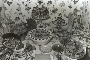 Images Dated 22nd September 2017: Sychronised Swimming Team - off-duty party - the food table