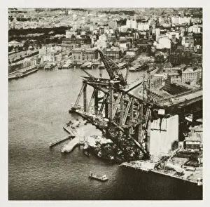 Sydney Harbour Bridge under construction