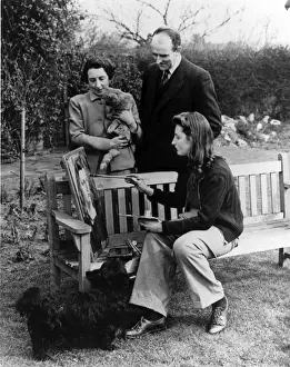 Kingston Prints: Sydney and Hilda Camm with their daughter Phyllis