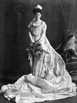 Images Dated 20th June 2016: Sydney Jewell, debutante, Dublin