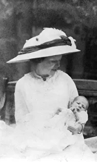 Images Dated 20th June 2016: Sydney Jewell with her first-born son John