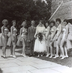 Synchronised Swimming Wedding causes quite a stir Synchronised Swimming Wedding causes quite a stir