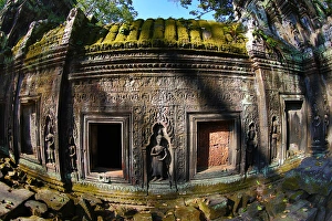 Images Dated 12th November 2014: Ta Phrom, Khmer Temple in Angkor, Siem Reap, Cambodia