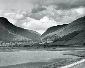 Images Dated 17th May 2021: Tal-y-Llyn Lake and Pass, North Wales