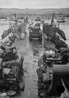 Tanks off-loading from an LCT