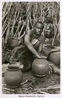 Jars Prints: Tanzania - Native Potter, Kigoma