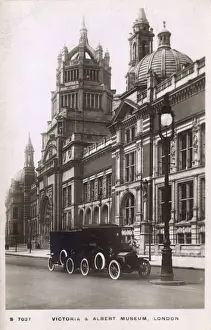 Taxis Prints: Taxis outside Victoria & Albert Museum, Kensington, London
